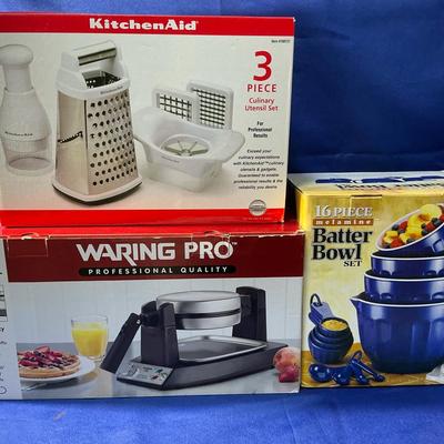 Waring Pro Waffle Iron,melamine Batter Bowl Set And Kitchen Tools