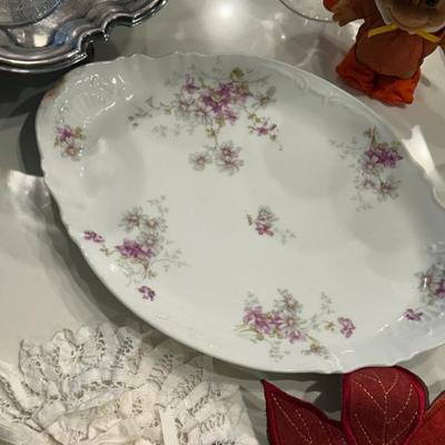 Sale Photo Thumbnail #340: Theodore Havilland Lioges France porcelain serving plate. 