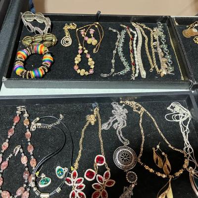 Sale Photo Thumbnail #11
