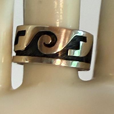 Vintage Hopi Inlay Sterling Silver Shadowbox Ring Size 8 - Total Weight 5.42 Grams