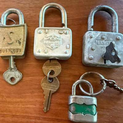 (4) Antique Locks & Keys, SLAYMAKER USA, Master Lock Co, Lion Head, 77 & Master Lock CO, 99, Green Lock