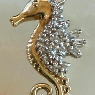 10K Yellow Gold & Diamond Seahorse Pendant - Total Weight 1.75 Grams