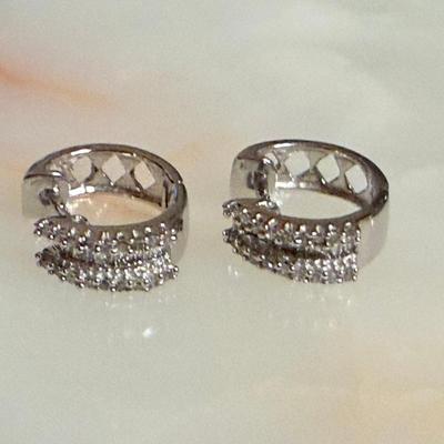 Fred Meyer 10K White Gold & Diamond Small Hoop Earrings In Original Box - Weight 2.32 Grams