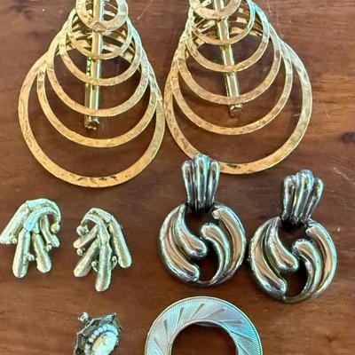 Assorted Vintage Costume Gold Tone & Silver Tone Earrings & Lieba Sweater Clip - BSK - Single Cameo Earring
