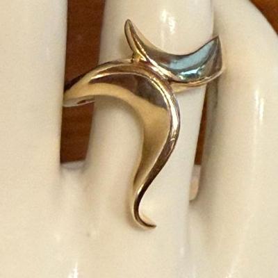 14k Yellow Gold Wales Tail Ring Size 9.25 - Total Weight 7.87 Grams