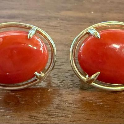 Pair Of Vintage Gump's 14k Gold And Coral Post Earrings 9.44 Grams