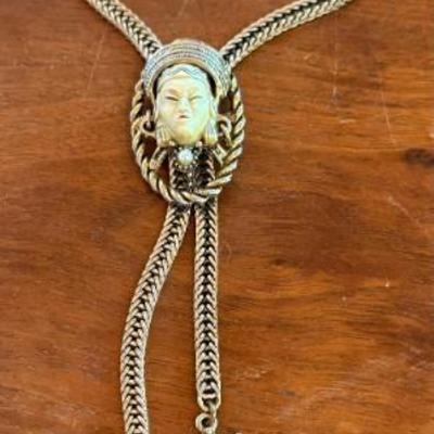 Selro Selini Asian Princess Lavalier 18 Inch Necklace And Matching Clip On Earrings