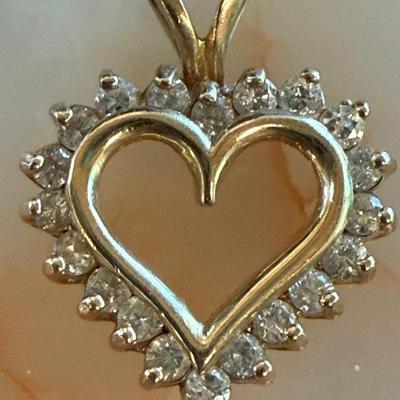 Vintage 14K Yellow Gold And Diamond Heart Pendant - Total Weight 2.26 Grams