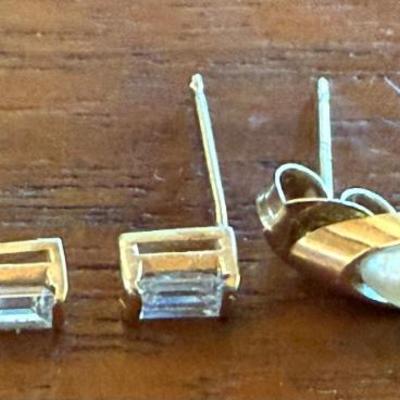 Pair Of 14K Yellow Gold & Diamond Post Earrings W (2) Single Earrings - Fresh Water Pearl & Small Diamond

