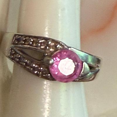 Vintage 14K White Gold, Pink Sapphire And Diamond Ring Size 4.5 Total Weight 4.35 Grams
