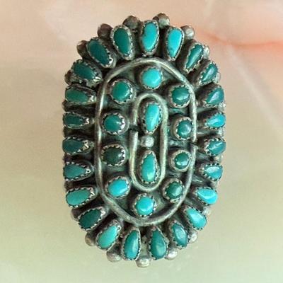 Vintage Old Pawn Zuni Petite Point TUrquoise Ring Size 5.5 - Total Weight 8.16 Grams