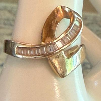 14K Yellow Gold & Chanel Set Diamond Ring Size 9 - Total Weight 4.95 Grams
