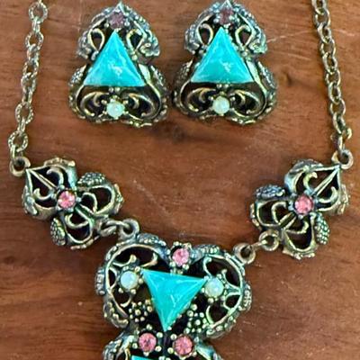 Selro Selini Vintage 14 Inch Green Necklace And Matching Earrings