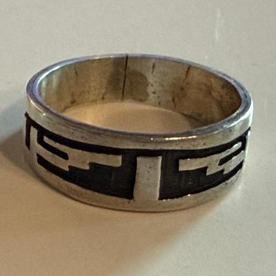 Vintage Cyrus Josytewa Hopi Inlay Sterling Silver Shadowbox Ring Size 8 - Total Weight 3.87 Grams
