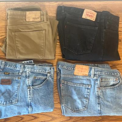 Vintage Levi’s Jeans and Weatherproof Vintage Wrangler Men's Fleece Lined Stretch Canvas Pant
