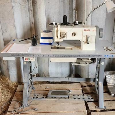 PFAFF 1245 Industrial Sewing Machine And Table