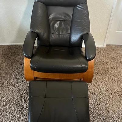 Swivel Recliner Chair With Wood Base And Ottoman 