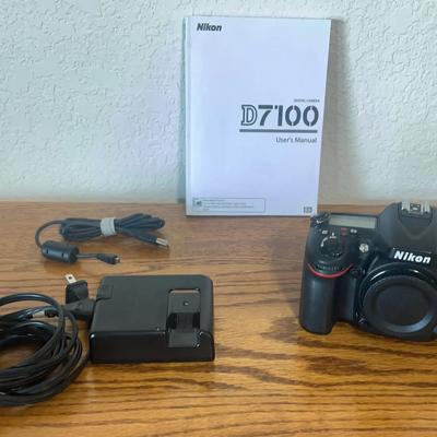 Nikon D7100 DSLR Camera