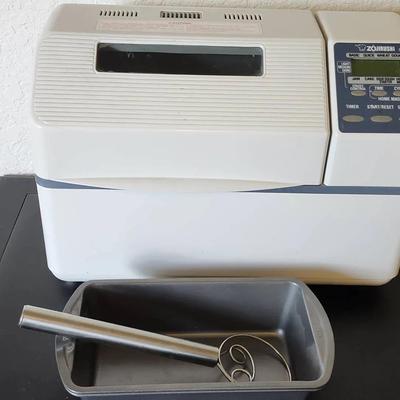 Zorjirushi Bread Maker