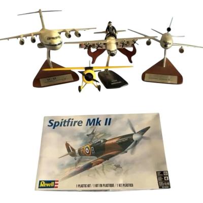Airplane Collection& Spitfire Mk II Plastic Kit