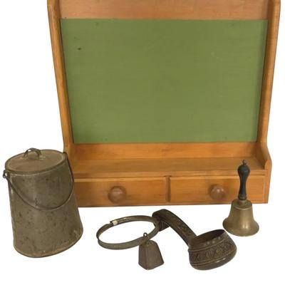 Collection of vintage items 