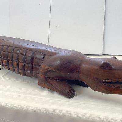 Almost Life-Size Wooden Hand-carved Crocodile Model 4 1/2x 1/2 Feet
