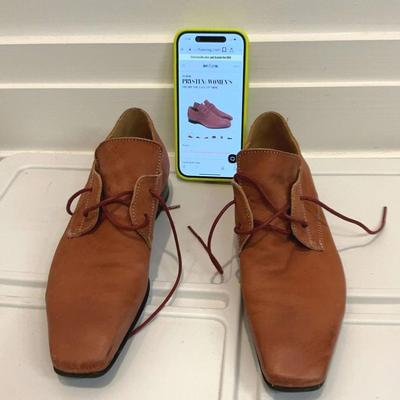 John Fluevog Tudor Prysten: Women’s Square Toe Lace-up Shoe Women’s Size 7