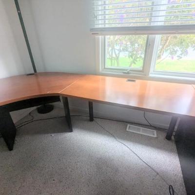 Sale Photo Thumbnail #168: Modular desk/workspace can be reconfigured to fit your space