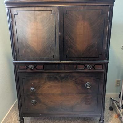 Sale Photo Thumbnail #186: John Widdicomb wardrobe dresser made in USA