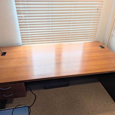 Sale Photo Thumbnail #173: Modular desk/workspace can be reconfigured to fit your space