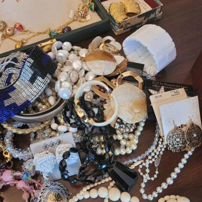 Sale Photo Thumbnail #57