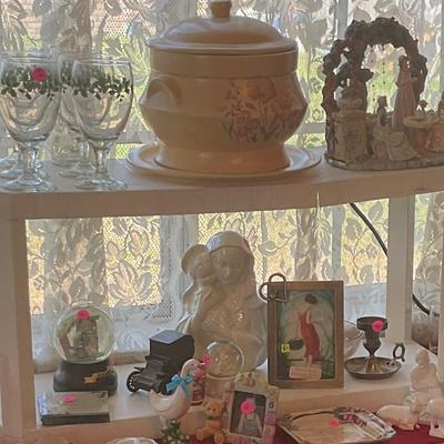 Sale Photo Thumbnail #50: More pretty things