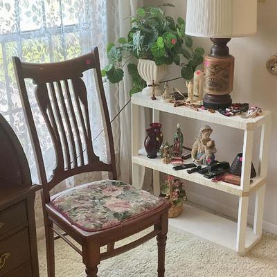 Sale Photo Thumbnail #38: Oak chair, what nots, lamp