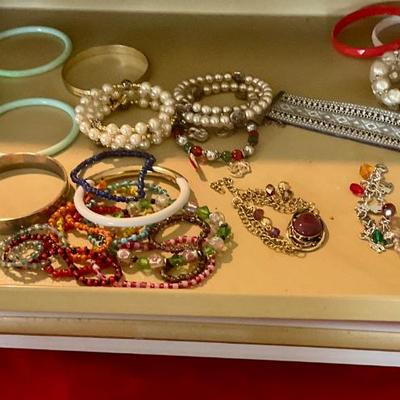 Sale Photo Thumbnail #42: Bracelets 