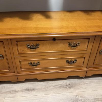 Vintage Lane Cedar Chest