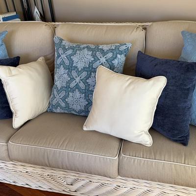 Set of 7 Throw pillows