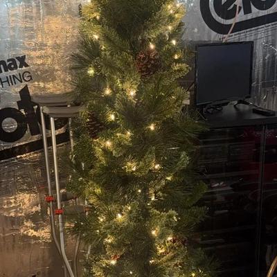 Ultra Slim Bristol Cashmere 7 ft Christmas Tree (clear Lights)