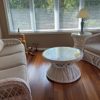 4 Piece Rattan Furniture set, Brand Unknown