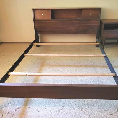 MCM Full Size Headboard w/ Nightstand (BR1)