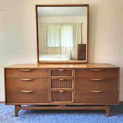MCM Lane Dresser w/ Mirror (BR2)