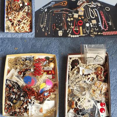 Costume Jewelry (BR2)