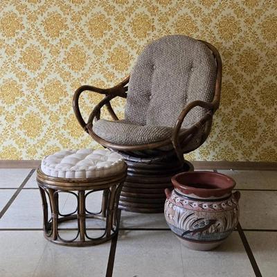 Rattan Swivel Chair & Ottoman + (FR)