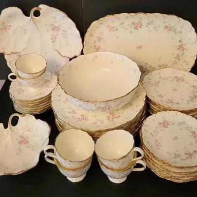 Mikasa "Remembrance" Bone China Set (K)