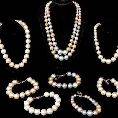 Pearls, pearls and pearls! - Costume 