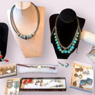 Mixed Lot Of Jewelry A Perfect Piece For All Can Be Found In This Lot!