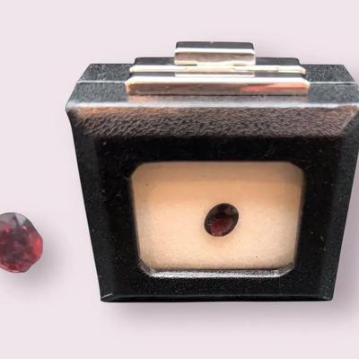 1.92 CT Orange Spinel And 1.80 CT Oval Purple Spinel