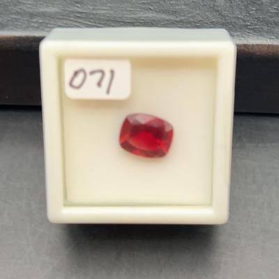 Labradorite Cushion Red 3.00CT