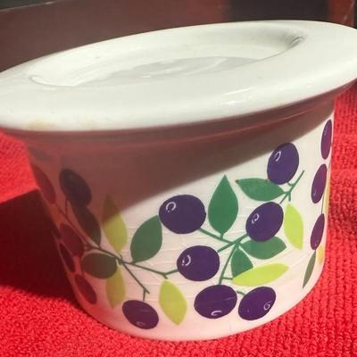 ???? Vintage Arabia Finland Covered Jar – 1965 Purple Berry Pattern