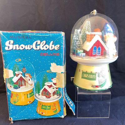 Vintage Musical Snow Globe Deluxe