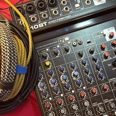 Peavey PV 10BT - 10 Input Stereo Mixer with Digital Effects, Media Playback and BT. Mic, Bag, Cables
